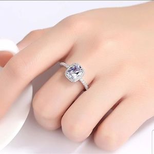 Sterling silver ring yellow stone